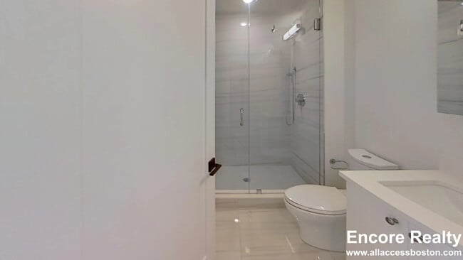 Building Photo - 104-106 Warren St. Unit 13