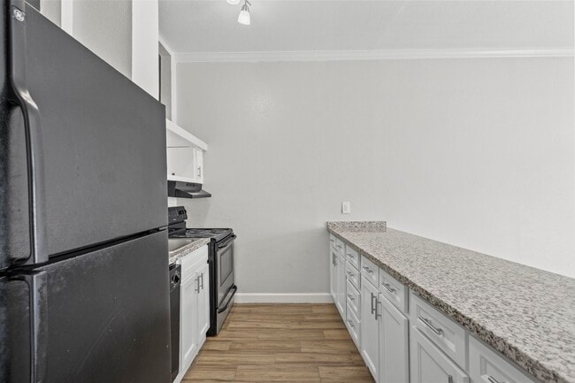 Building Photo - 7820 Seawall Blvd