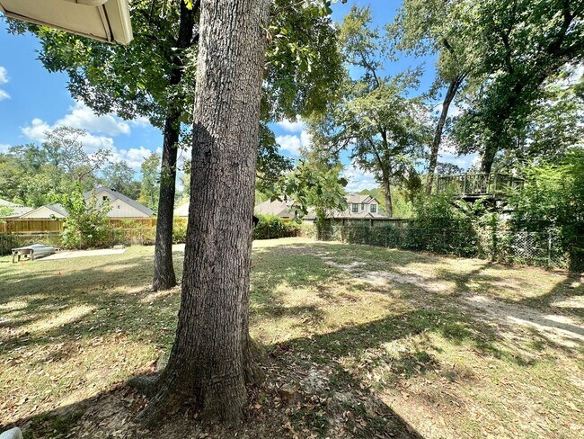 Building Photo - Spacious 3 bedroom 2 bathroom home in Tyler!