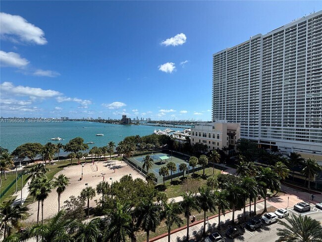 Building Photo - 488 NE 18th St