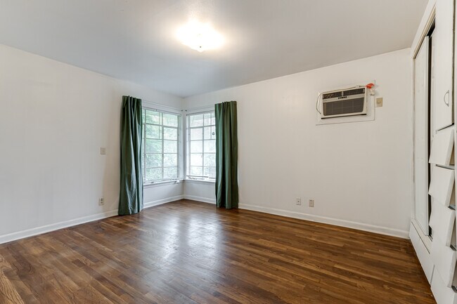 Building Photo - 354 Brettonwood Dr