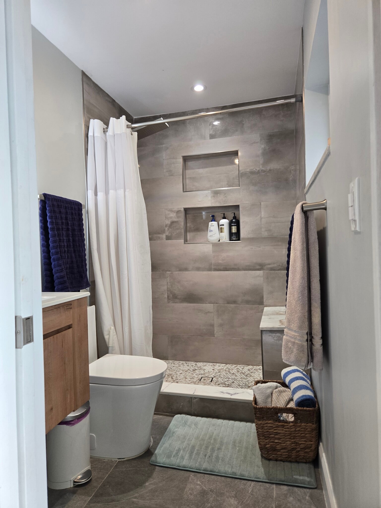 Building Photo - 1634 NE 4th Pl