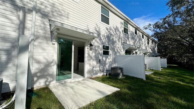 Building Photo - 7600 Stone Crk Trl