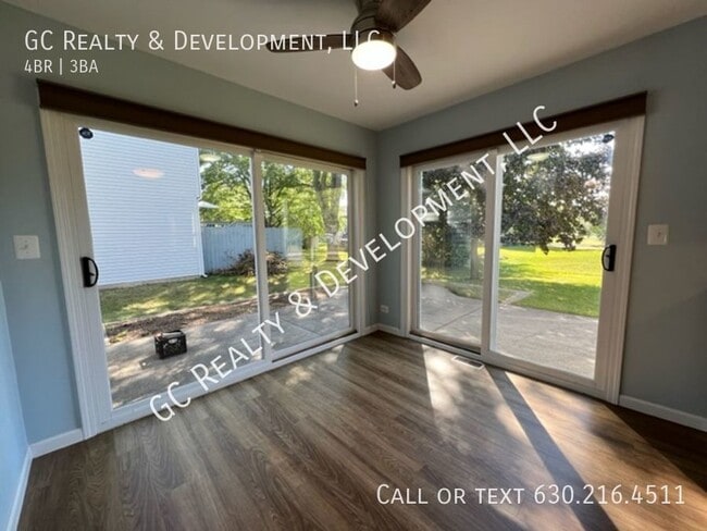 Building Photo - ***MUST SEE! 4 BDRM / 2.5 BTH / LARGE CORN...