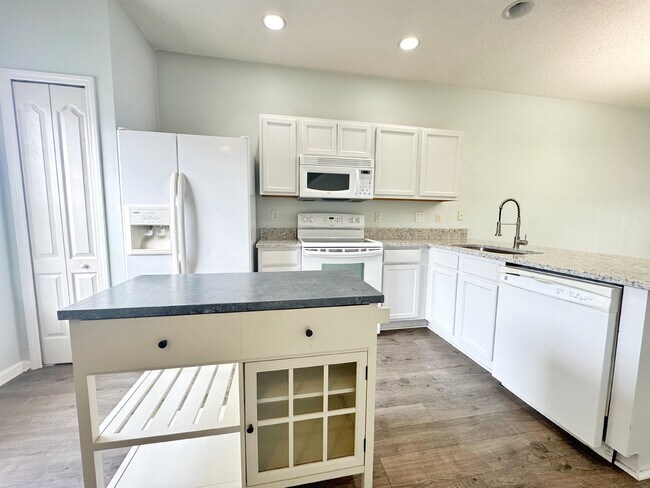 Building Photo - 237 Syrah Way