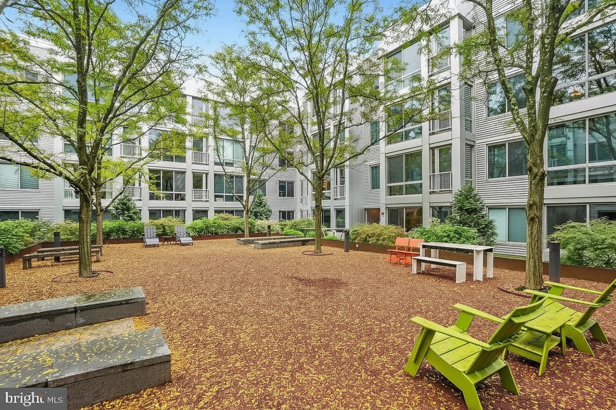 Building Photo - 4101 Albemarle St NW