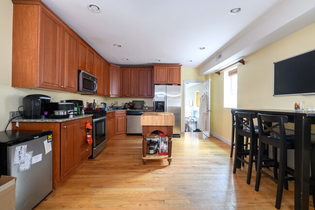 Building Photo - 57 Otis St