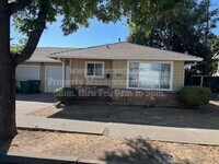 Building Photo - 462 E Pine St