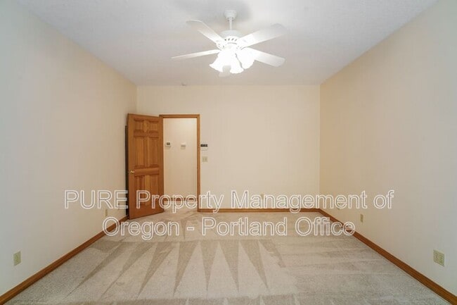 Building Photo - 14020 SW 158th Terrace