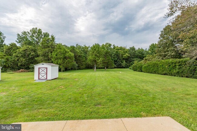 Building Photo - 205 Old Landing Ct