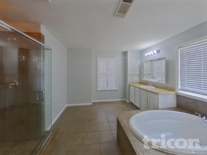 Building Photo - 7457 Mistydawn Dr