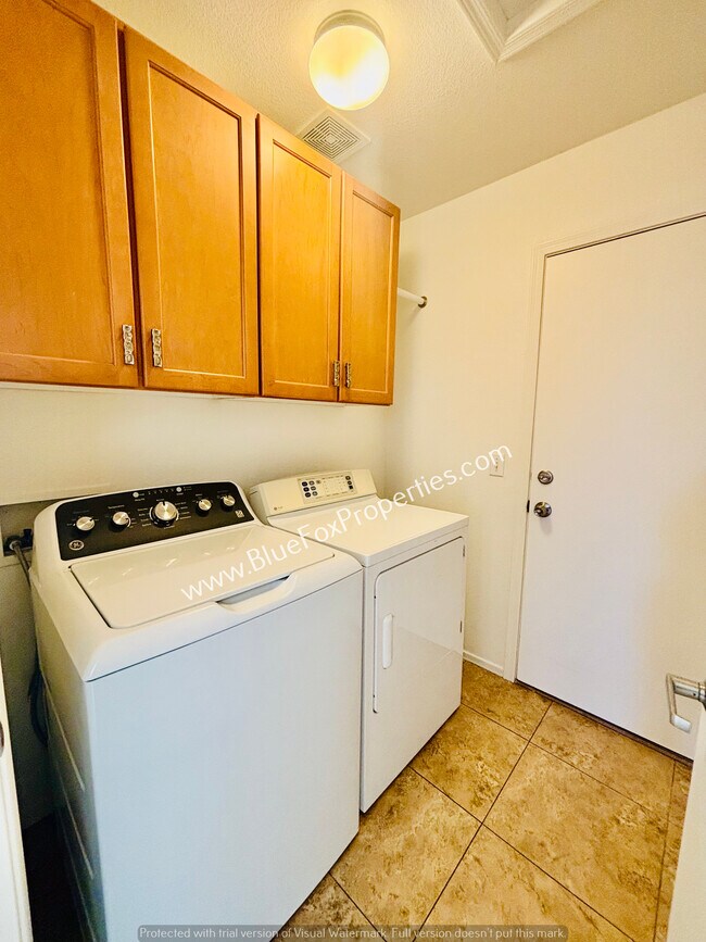 Building Photo - 5670 S Lemon Tree Dr