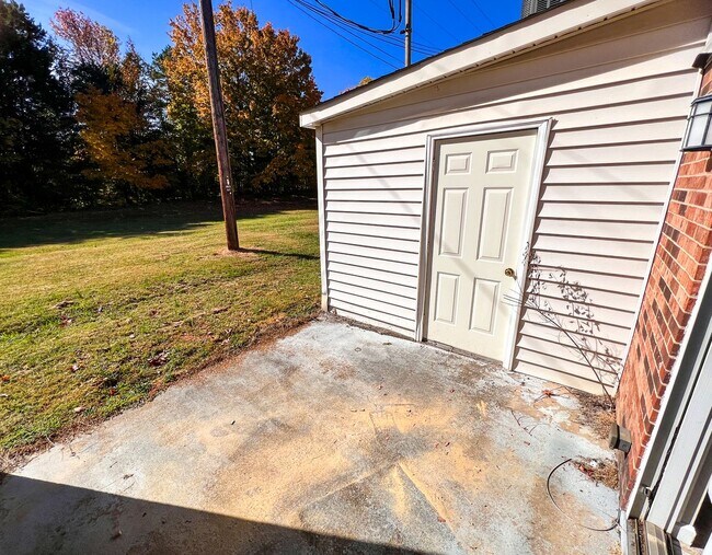 Building Photo - 2350 Bay Meadows Ct