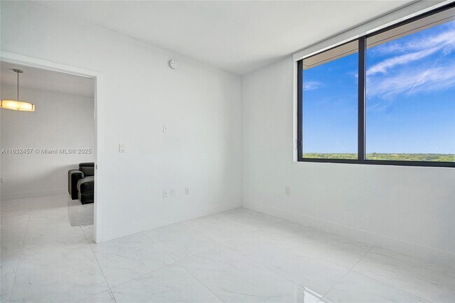 Building Photo - 301 Altara Ave