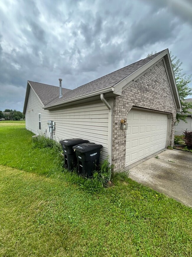 Building Photo - 3002 Butterfield Ct