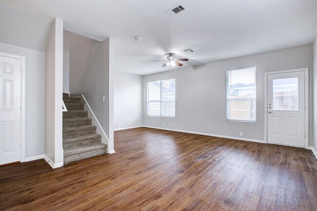 Building Photo - ***MOVE-IN SPECIAL: ONE WEEK FREE***3-Bedroom Townhouse with Open Floor Plan and Spacious Backyar...