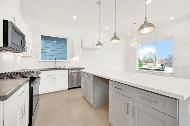 Building Photo - 4623 Cochran St