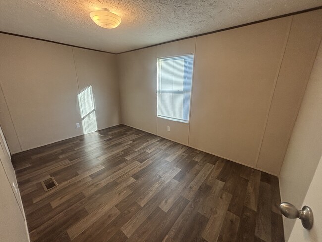 Building Photo - 27 Shafter Shepola Rd