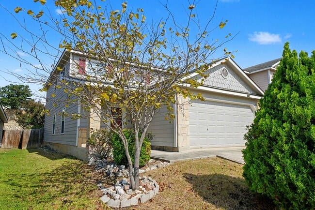 Building Photo - Beautiful 4-Bedroom Home in Bulverde Villa...