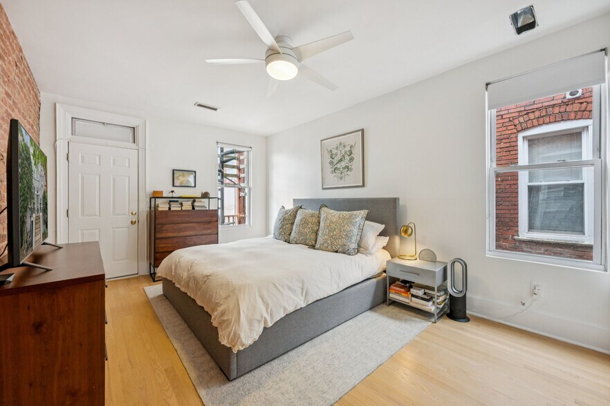 Building Photo - 2025 13th St NW