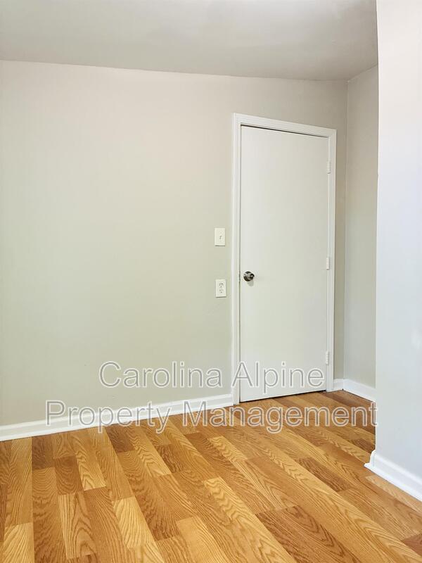Building Photo - 407 Digh St