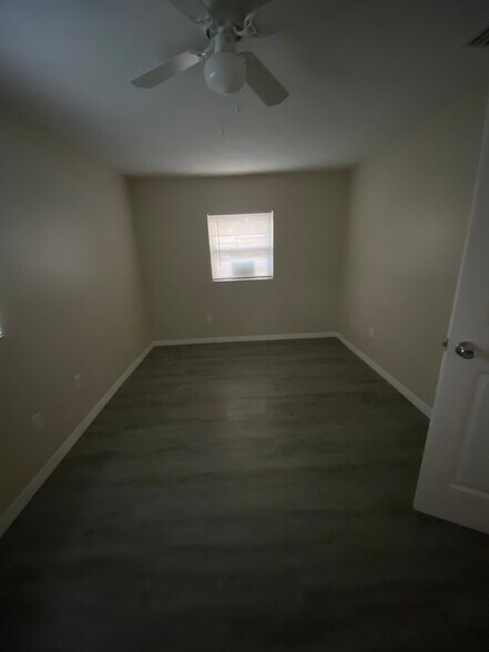 Building Photo - 7803 Lueders Ave