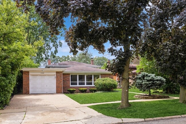 Primary Photo - 1782 Richfield Ave