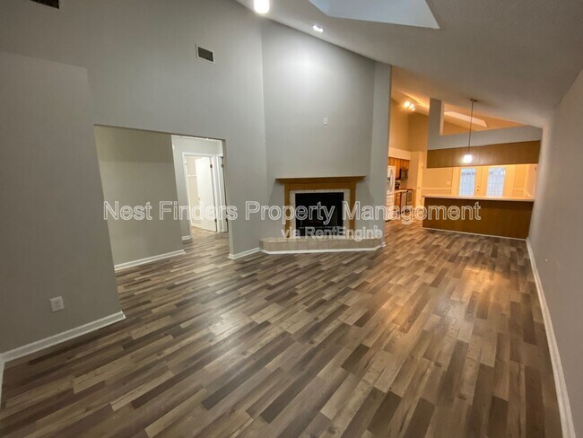 Building Photo - 421 Filmore Dr