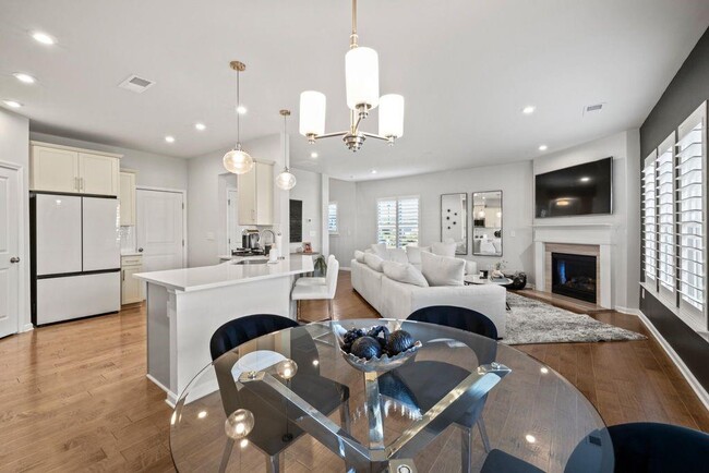 Building Photo - 2615 Quarterdeck Dr