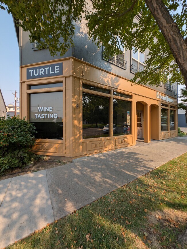 Building Photo - 315 E Main St