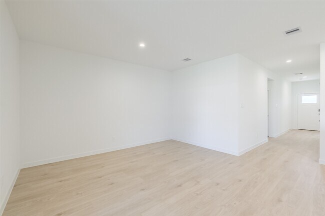 Building Photo - 31718 Hallington Hl Ln