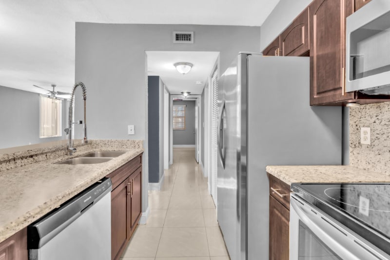 Building Photo - 2803 N Oakland Forest Dr