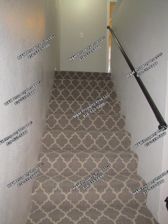 Building Photo - 1918 NE Knollbrook St