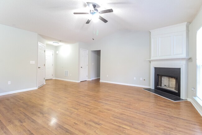 Building Photo - Spacious 3 Bedroom Home in Simpsonville, SC