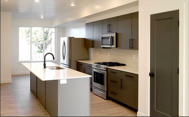 Building Photo - 2061 S Main St