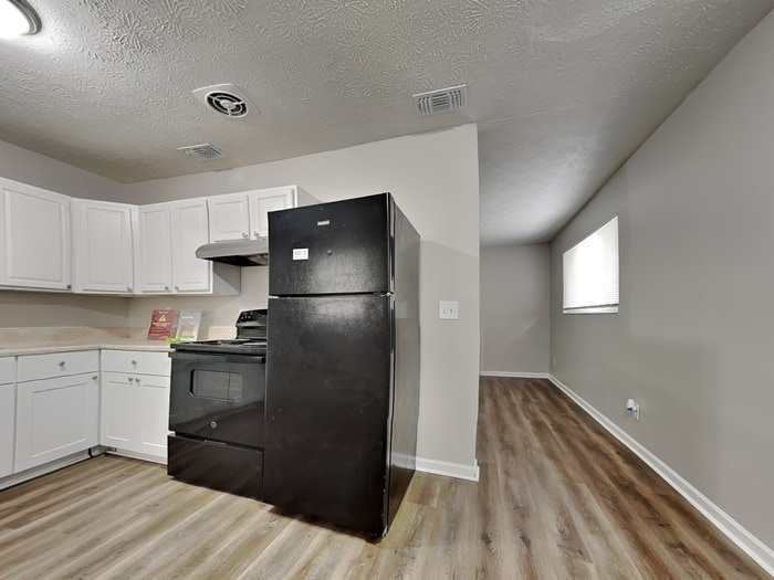 Building Photo - 2318 Burpee Dr W