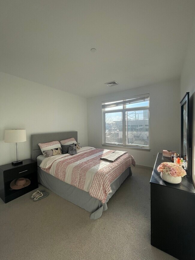 Building Photo - 180 Telford St