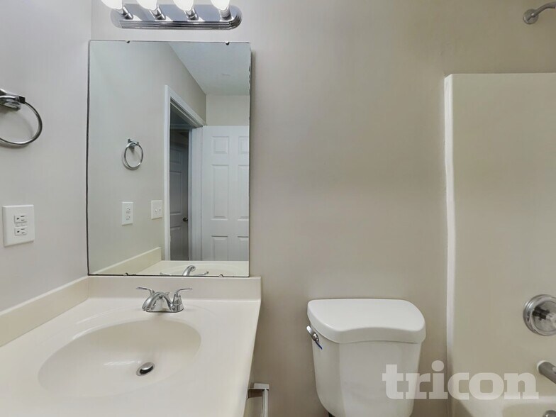 Building Photo - 47 McDonald St NW