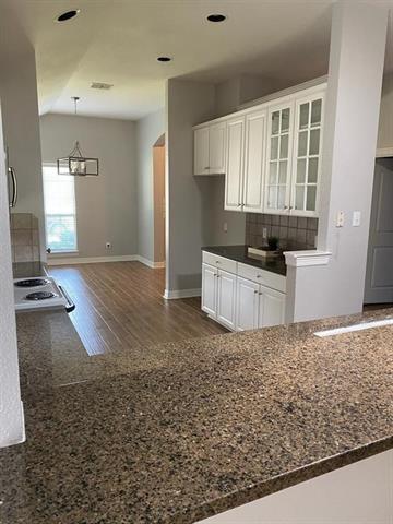 Building Photo - 2021 Fairmount Park Dr