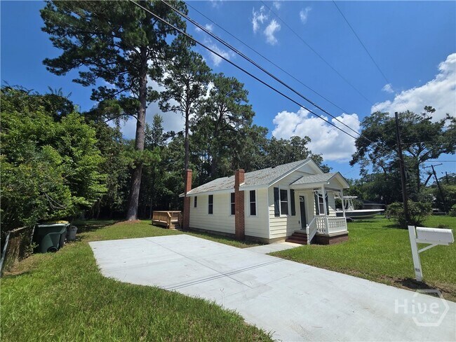 Building Photo - 14 E Back St