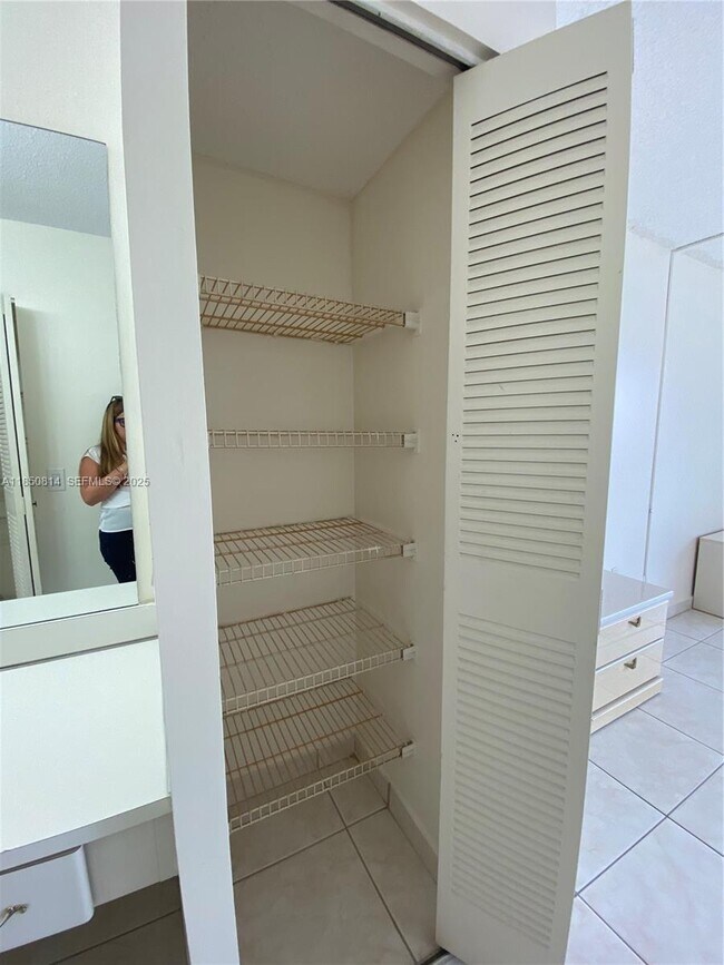 Building Photo - 16751 NE 9th Ave