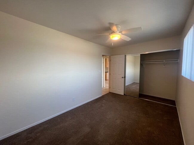 Building Photo - Charming upstairs 2/2 Condo in Clairemont