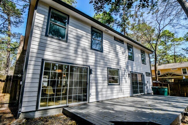Building Photo - 21 Edgewood Forest Ct
