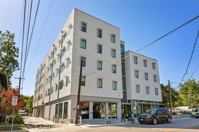 Building Photo - 1108 Nueces St