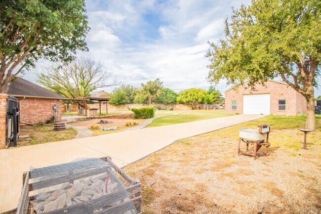 Building Photo - 5402 158th St