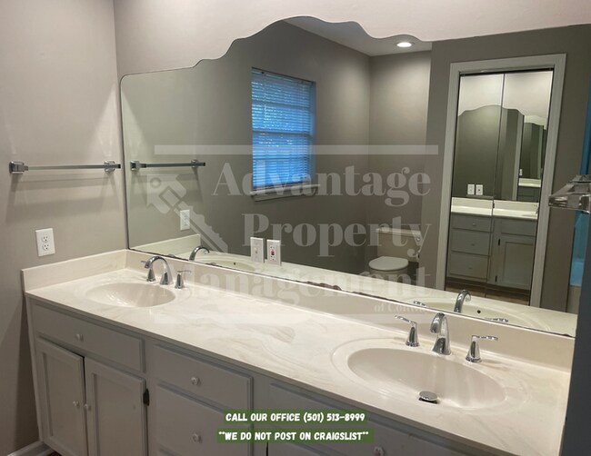 Building Photo - 11 Pamela Ln