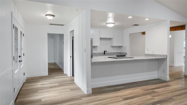 Building Photo - 901 Cutler Rd