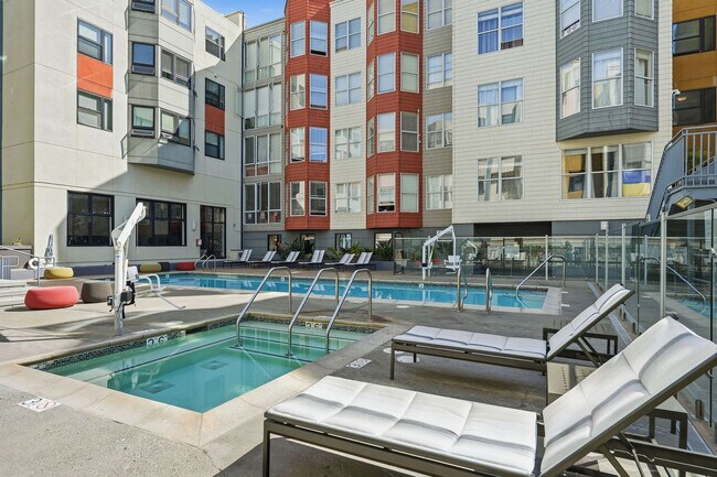 Building Photo - 2000 Post St