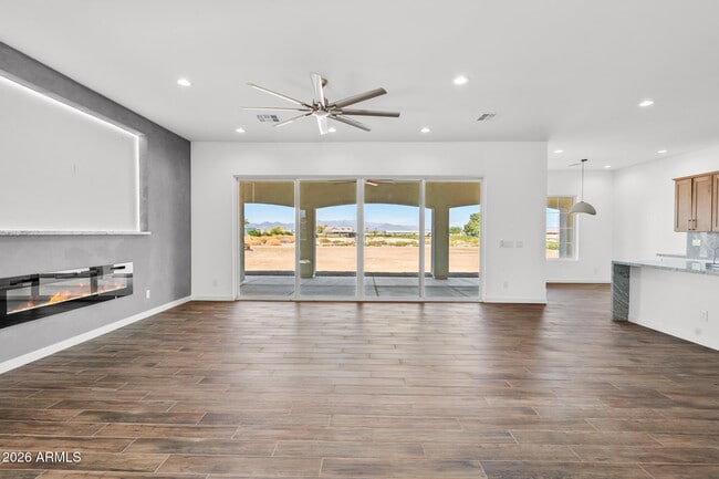 Building Photo - 22926 W La Mirada Dr