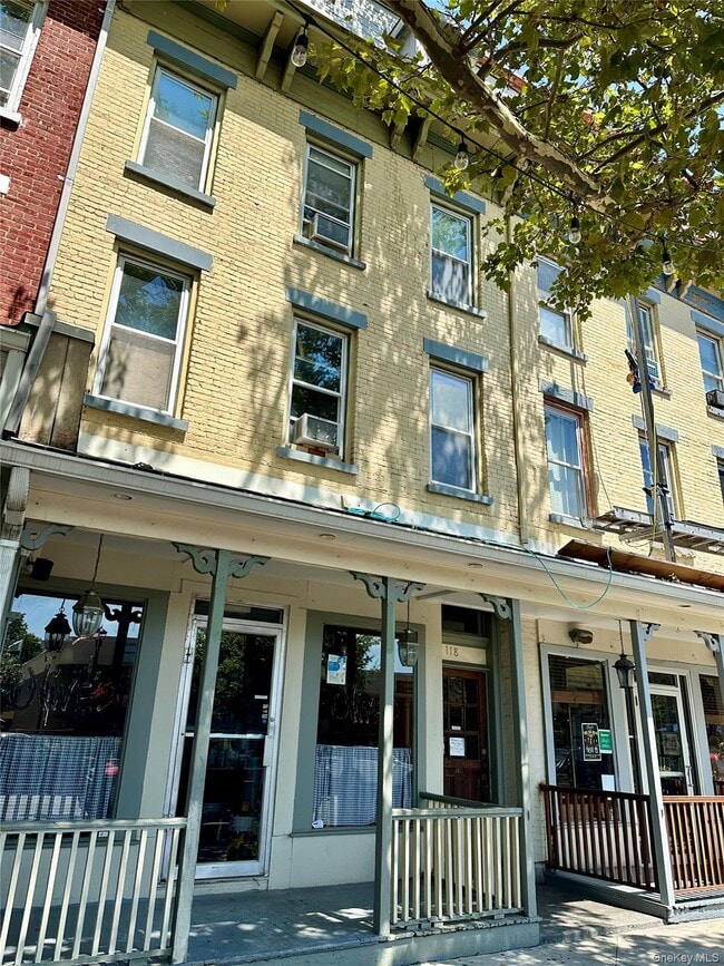 Building Photo - 118 Main St